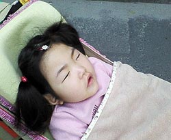 寝てます。。。