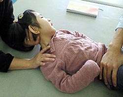 あら？首が・・・