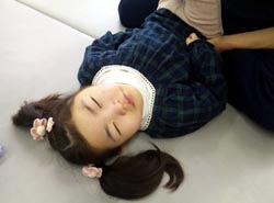 寝てます・・・